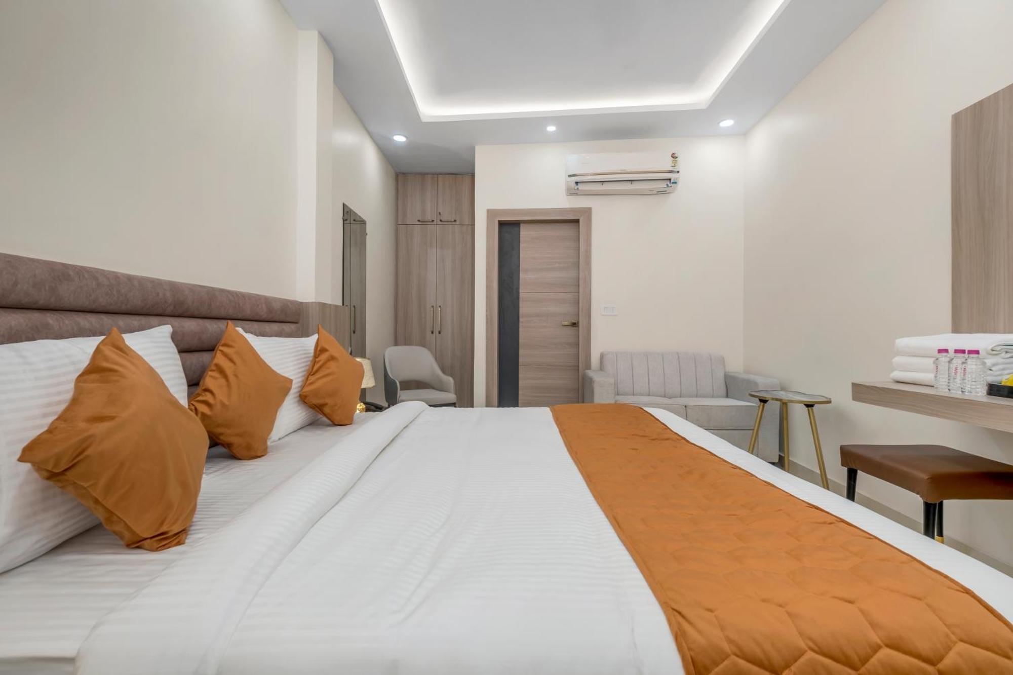 Hotel Sudarshan Ayodhya Eksteriør bilde