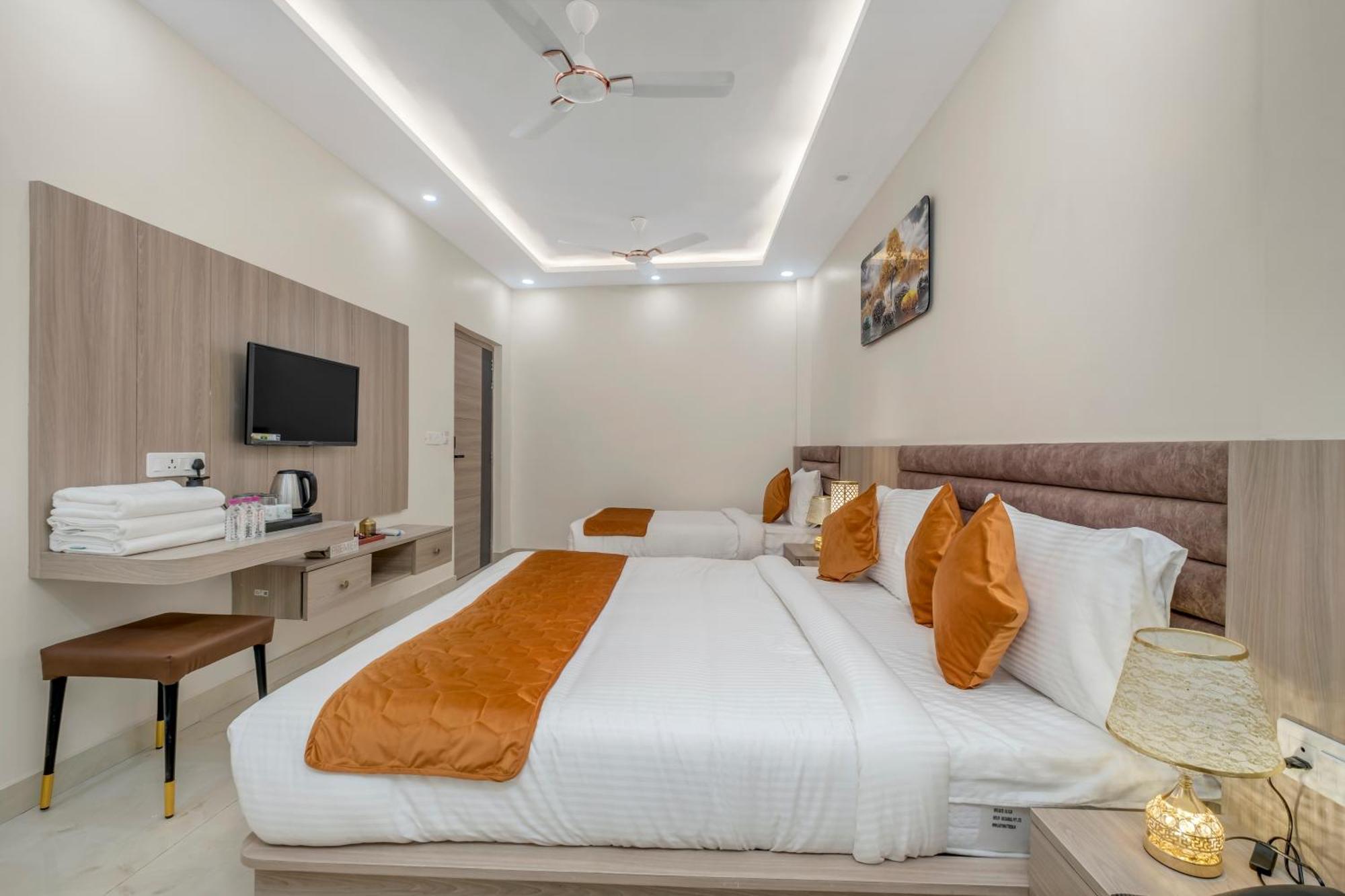 Hotel Sudarshan Ayodhya Eksteriør bilde