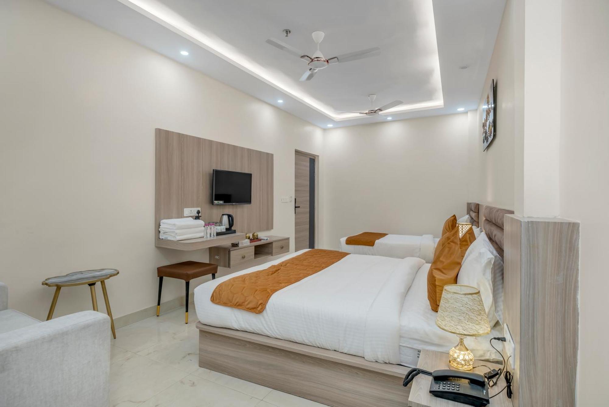 Hotel Sudarshan Ayodhya Eksteriør bilde
